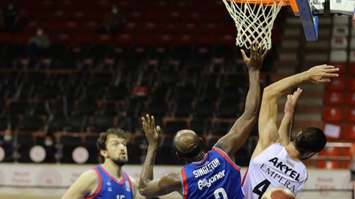 Anadolu Efes yarı finalde