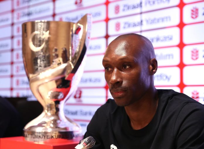 Atiba Hutchinson: Çifte kupa fikri heyecan verici