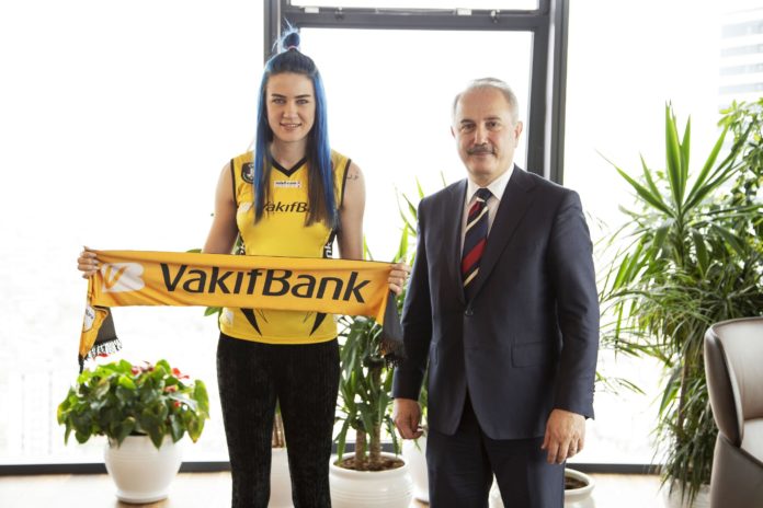 Mavi Şimşek Meryem Boz VakıfBank'ta