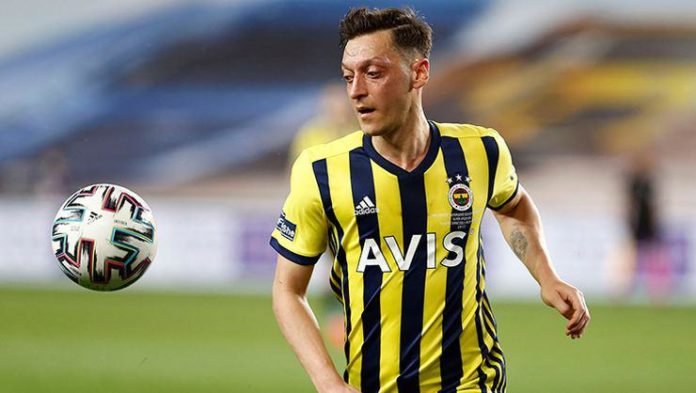 Fenerbahçe'de yeni kaptan Mesut Özil