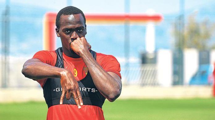 Göztepe’de Ndiaye kalıyor