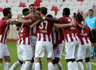 Sivasspor'da ilk hedef gruplara kalmak