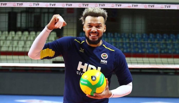 Salvador Hidalgo Oliva yıl daha Fenerbahçe'de