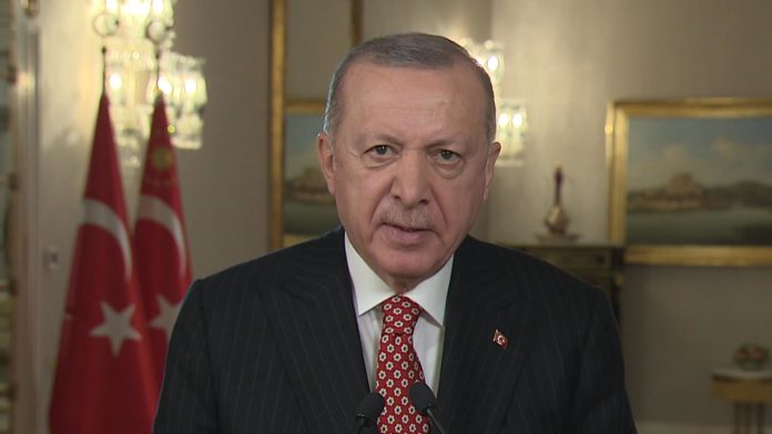 Cumhurbaşkanı Erdoğan: Gençlerimizle adım adım, büyük ve güçlü Türkiye'yi inşa ediyoruz