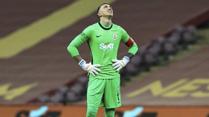 Muslera isyan etti! Oynamak istemiyorum