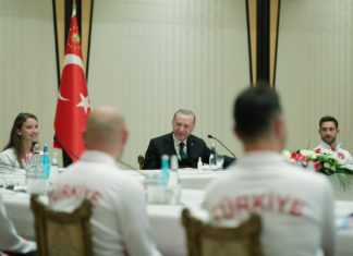 Cumhurbaşkanı Erdoğan, milli cimnastikçileri kabul etti