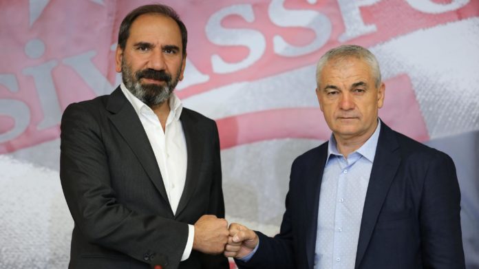 Sivasspor, Rıza Çalımbay ile yeniden sözleşme imzaladı