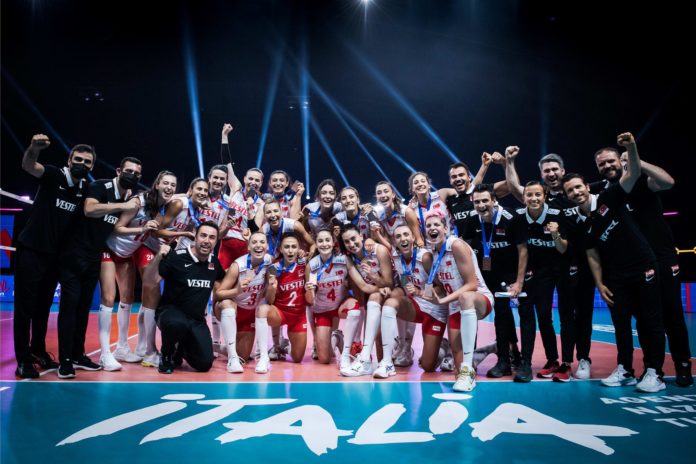 Filenin Sultanları'ndan FIVB Milletler Ligi'nde bronz madalya