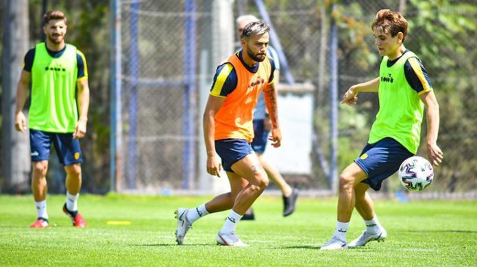 MKE Ankaragücü yeni sezon hazırlıklarına çift idmanla devam etti