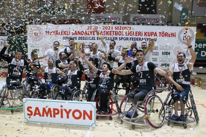 İzmir BŞB tekerlekli sandalye basketbolda 17 yıl sonra şampiyon