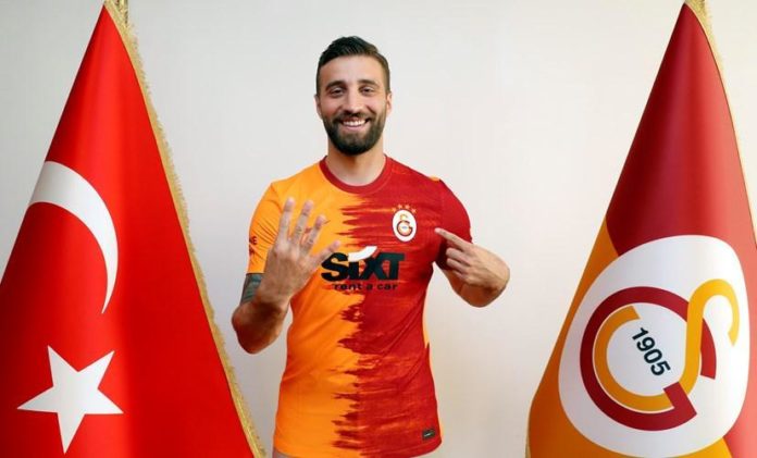 Galatasaray'ın yeni transferi Alpaslan Öztürk'ün yıllar önce çekilen fotoğrafı ortaya çıktı!