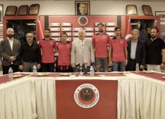 Gençlerbirliği, 4 futbolcusu için imza töreni düzenledi