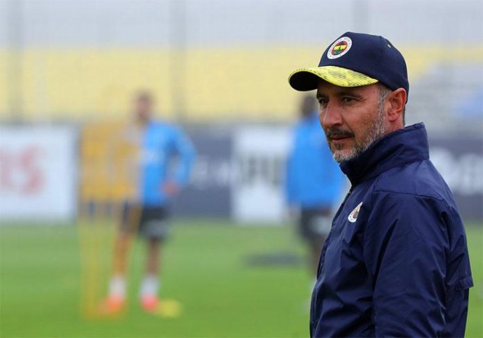 Vitor Pereira: Futbol kariyerinizin kıymetini bilin