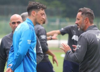 Fenerbahçe'nin yıldızı Mesut Özil konuşuyor (CANLI)