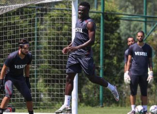 Trabzonspor, Ekuban transferi için Genoa ile görüştüklerini KAP'a bildirdi
