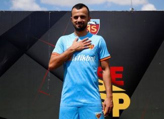 Kayserisporlu futbolcu İlhan Parlak: Bu sene çok farklı bir Kayserispor izleteceğiz