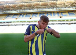 Fenerbahçe'den geleceğe yatırım: Burak Kapacak