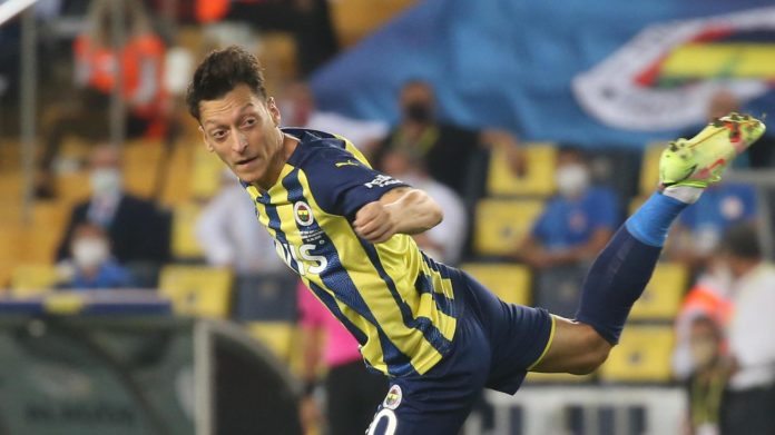 Rıdvan Dilmen'den Pereira'ya Mesut Özil eleştirisi: Ben olsaydım…