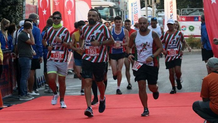 9 Eylül Uluslararası İzmir Yarı Maratonu başladı