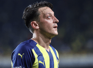 Fenerbahçe'de Mesut Özil'le özel görüşme