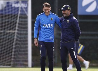 Fenerbahçe'de Vitor Pereira ve Mesut Özil'in arasından su sızmıyor