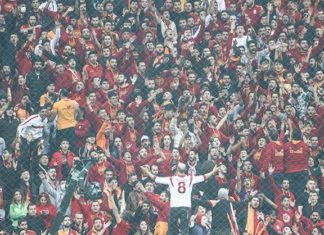 Galatasaray taraftarından Konyaspor maçında tam destek