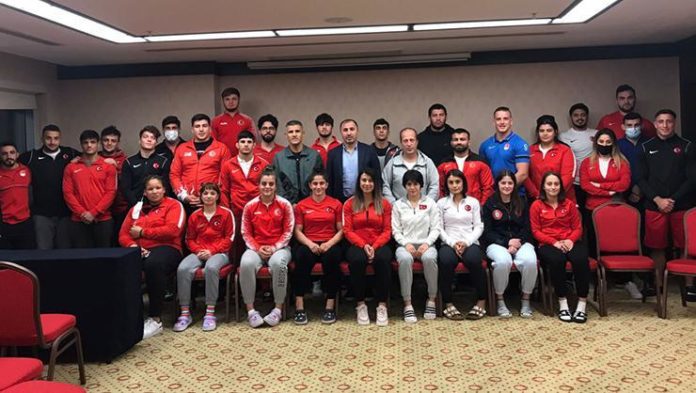 Judo Federasyonu Başkanı Sezer Huysuz, milli takımlar kampını ziyaret etti