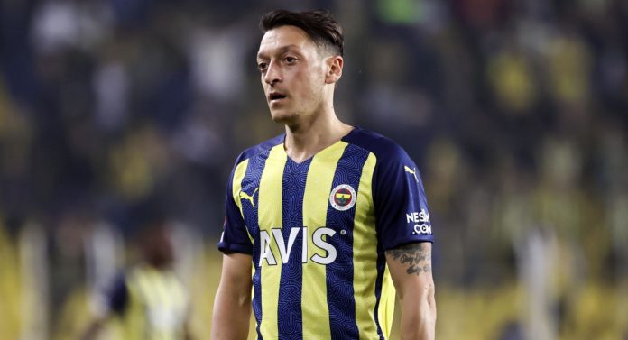 Fenerbahçe haberi… Mesut Özil, Premier Lig'e geri mi dönüyor? Newcastle iddiası!