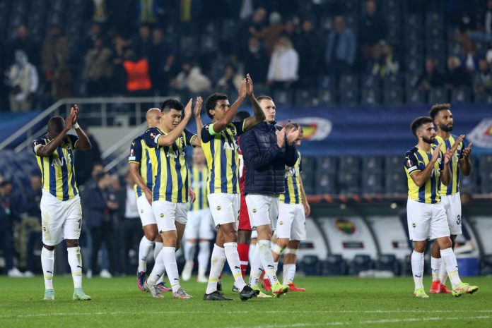 Fenerbahçe, Alanyaspor karşısında yara sarmaya çalışacak