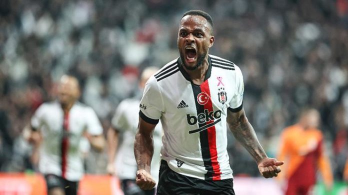 Cyle Larin 9 yıl sonra ilke imza attı