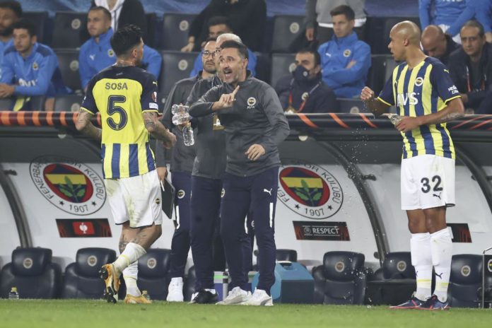 Fenerbahçe'de Vitor Pereira'ya 3 maçlık kredi! Sarı lacivertliler  Galatasaray derbisine Pereira'sız mı çıkacak!