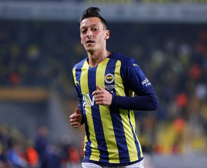 Fenerbahçe haberi… Mesut Özil'den derbi açıklaması: İnşallah Galatasaray'ı yeneceğiz