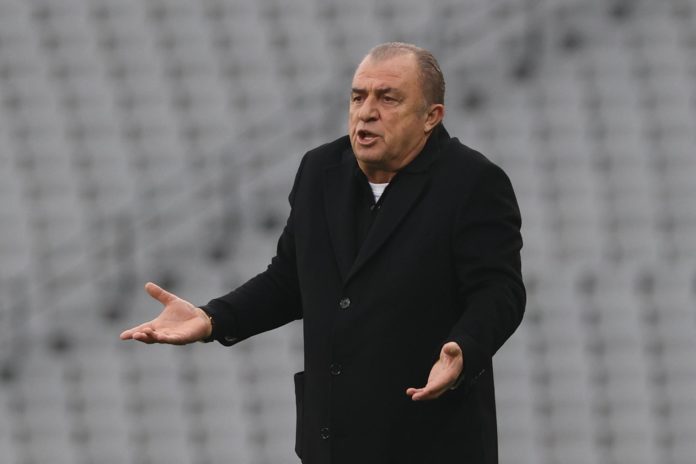 Galatasaray'da herkes eve, Fatih Terim kampa!