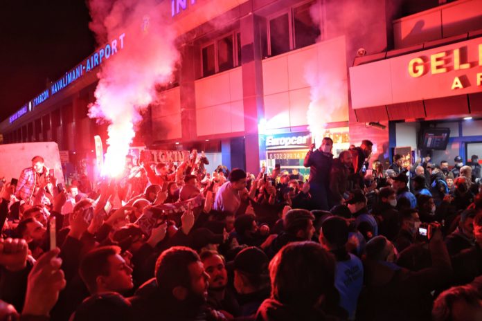 Trabzonspor'da taraftar devreye girdi