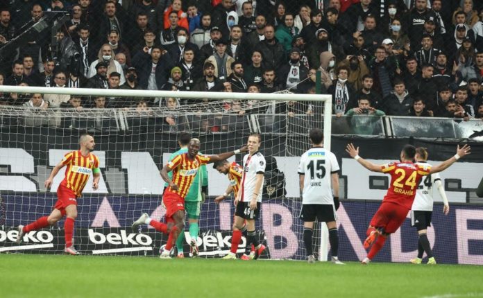 Kayserispor'da Mame Thiam gollerine devam ediyor