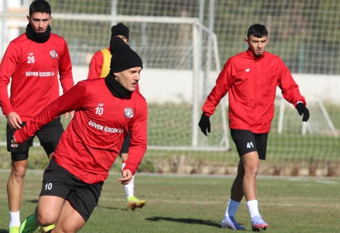 Antalyaspor'da Galatasaray maçı hazırlıkları başladı