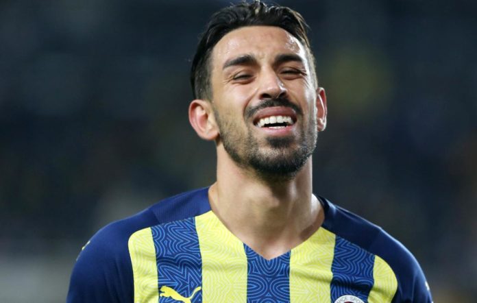 Fenerbahçe'de İrfan Can Kahveci'ye flaş tepki: Bir oynuyor, beş maç yatıyor. Oynasana kardeşim… Hocaya kulis yapacağına!