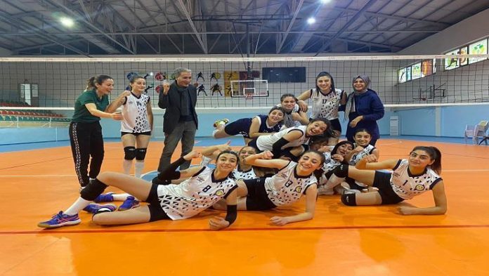 Bağlar Belediyespor Kadın Voleybol Takımı ikinci yarıya galibiyetle başladı