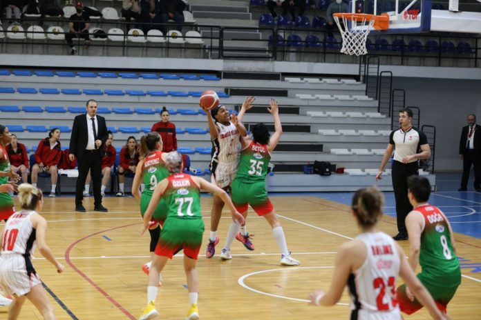 Turgutlu Belediyespor-Karşıyaka Çarşı Koleji maç sonucu: 72-70