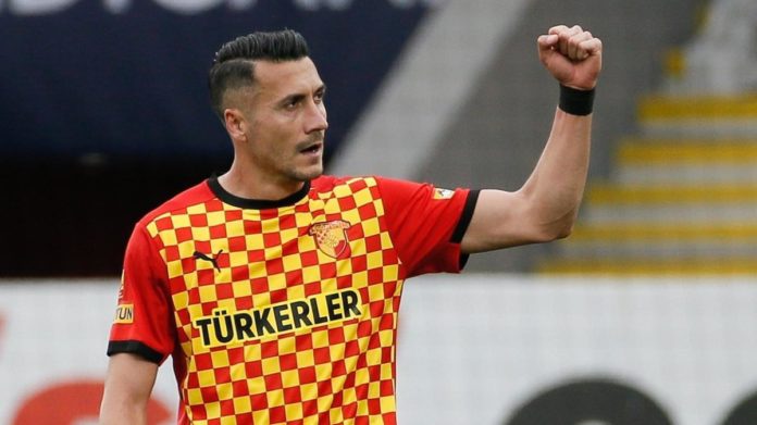 Göztepe'de Adis Jahovic takımdan ayrılacak mı?