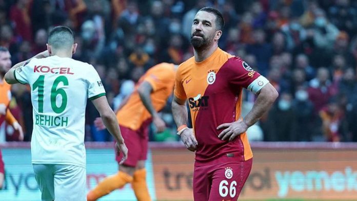 Galatasaray'da Fatih Terim'in ayrılığı sonrası Arda Turan kararını verdi