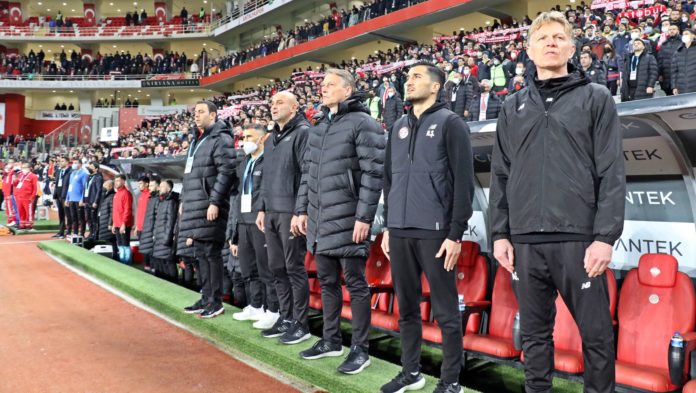 Antalyaspor Teknik Sorumlusu Alfons Groenendijk: Hakem tatile çıkmış!