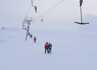 Bitlis Eren Üniversitesi kampusu içinde kayak tesisi açıldı