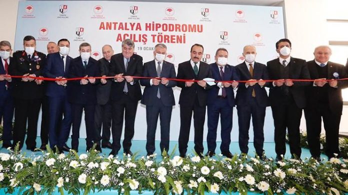 Türkiye’nin 10. Hipodromu Antalya'da açıldı