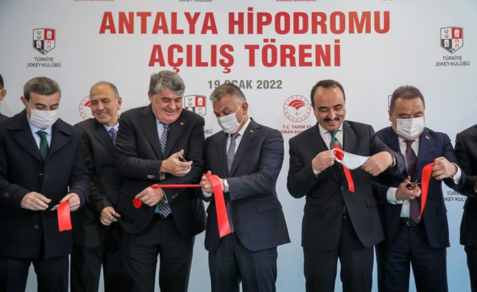 Antalya hipodromu açıldı