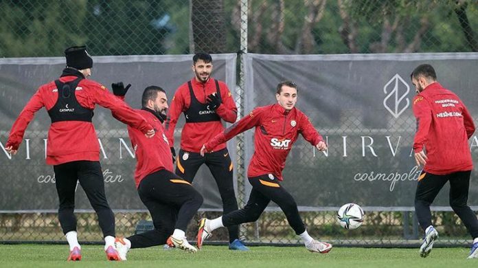 Galatasaray, Alanyaspor maçı hazırlıklarını çift antrenmanla sürdürdü