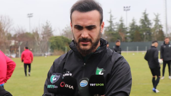 Denizlispor Kaptanı Oğuz Yılmaz: Hep beraber bu durumun üstesinden geleceğiz