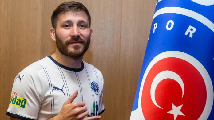 Kasımpaşa, eski futbolcusu Tunay Torun'u transfer etti