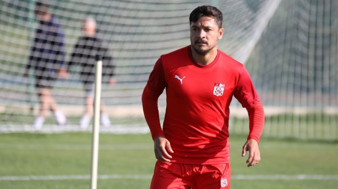 Sivasspor’a Ahmet Oğuz’dan kötü haber!