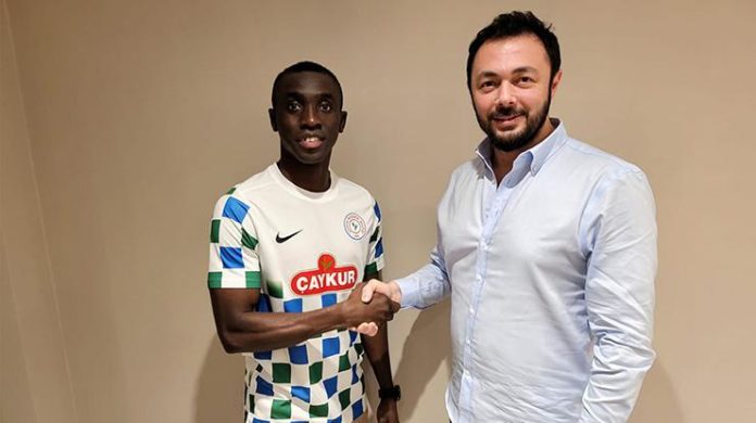 Çaykur Rizespor Papiss Cisse'yi transfer etti